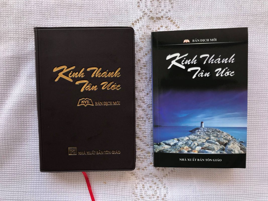 Kinh thánh bỏ túi bìa nâu